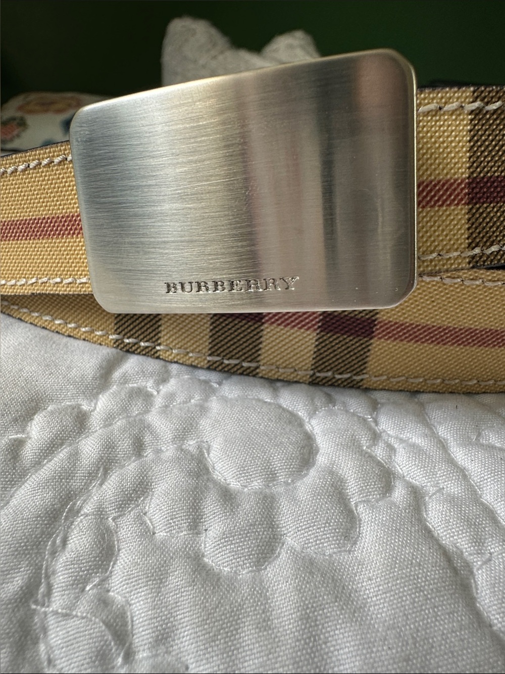 Burberry Vintage Check Leather Belt in Beige and Black with Silver Buckle - Picture 2 of 6